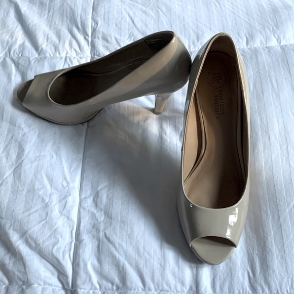 Mootsies Tootsies nude pumps - Picture 1 of 1